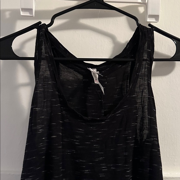 Women's Black Sleeveless Top - Picture 2 of 2